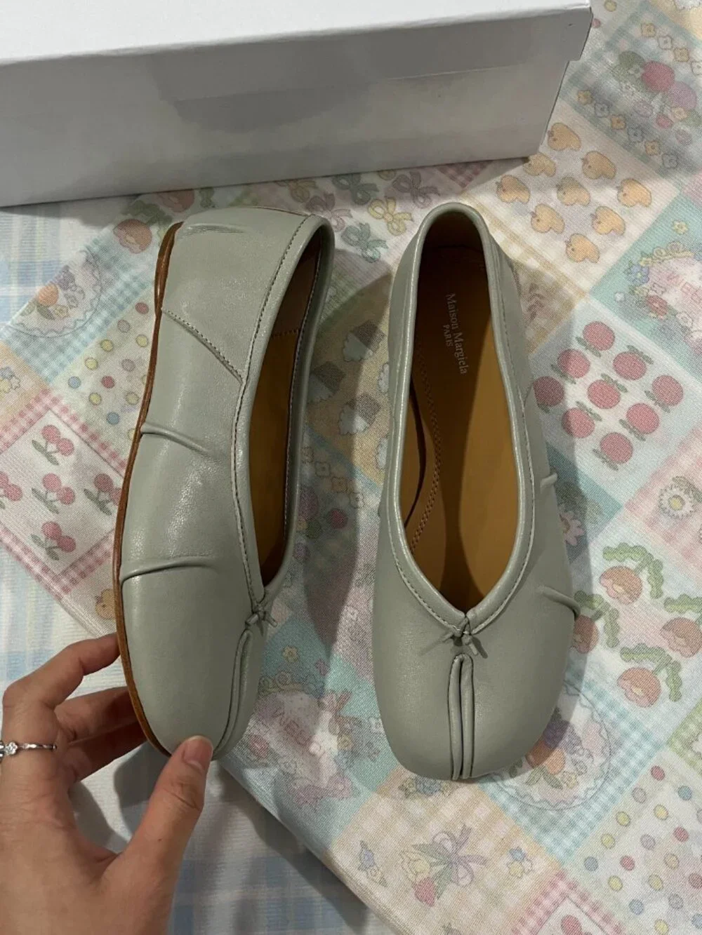 Maison Margiela Tabi Split-Toe Ballet Flats (Light Grey-Green)